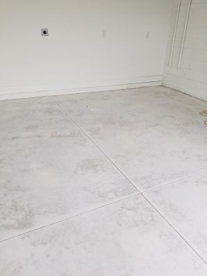 Before and After Epoxy Garage Flooring in Deltona, FL (1)