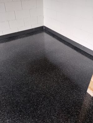 Garage Floor Epoxy in Pine Hills, FL (2)